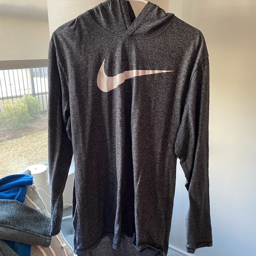 Men’s XL Nike lightweight hoodie LIGHTLY USED